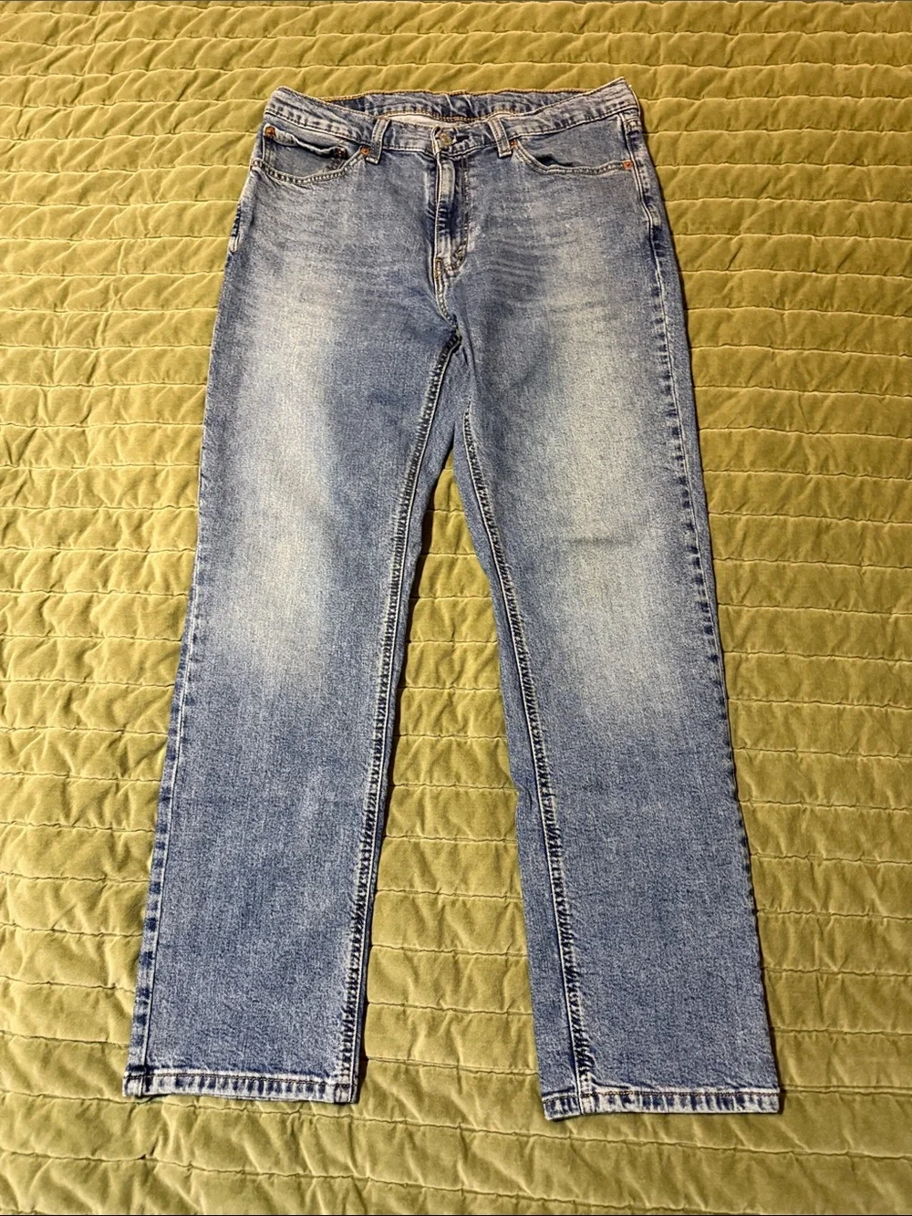 Levi's 541 34x32 Light Blue Relaxed Back Pocket Jeans